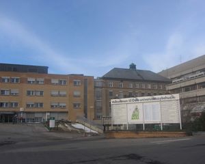 Oslo universitetssykehus Aker hovedinngang 2012.jpg