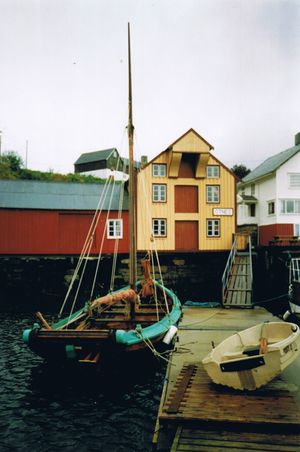 Otnesbrygga 1995 gavlbaat brygge.jpg