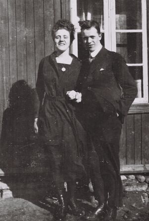 Over-Kallrustad Julie Svendsrud og mann.jpg