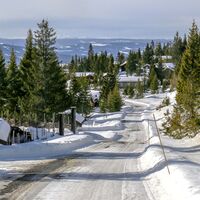 Øvre Heggberglia på Sjusjøen med Spåtind og Synnfjell i bakgrunnen. Foto: Leif-Harald Ruud (2022)