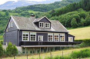 Ovrisdalen skule .jpg