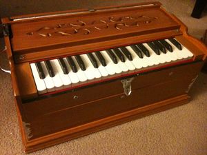 Pakistani Qawwali Harmonium.jpg