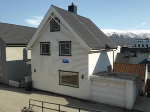 Parkgata 3 ed2016.JPG