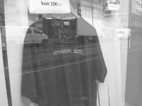 T-skjorte med slagord fra partysvenske-tag i Oslo sentrum.