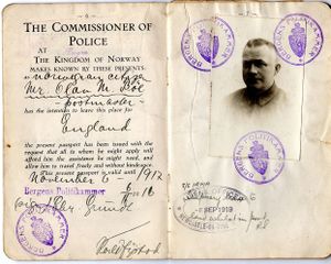 Pass for ruten Bergen Newcastle for postkurer Olav Martin Bøe 1916.jpg