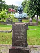 Gravminne, Tangen kirkegård i Drammen, for støperibestyrer Paul Erik Schmidt, byste utført av Bergslien. Foto: Stig Rune Pedersen