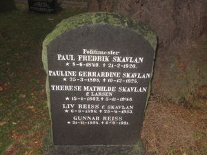Paul Fredrik Skavlan gravminne.jpg