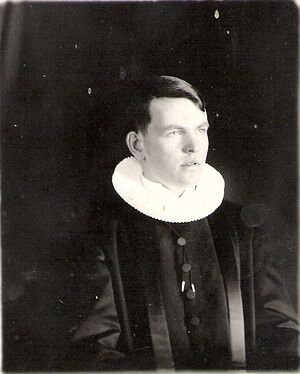 Peder Scheie Nyordinert prest.jpg