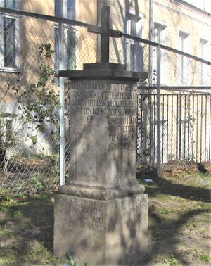 Peststøtten Krist kirkegård Oslo.jpg