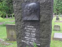 127. Peter Egge familiegravminne.jpg