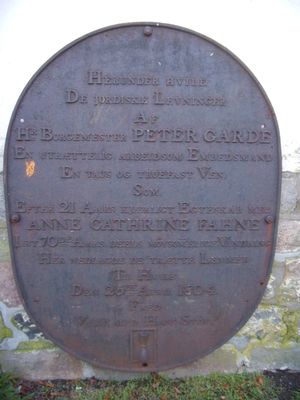 Petergarde gravplate.JPG