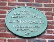 Plakett ved 455 Caledonian Road i London som forteller om tidligere isbrønn for norsk is her. Foto: Stig Rune Pedersen