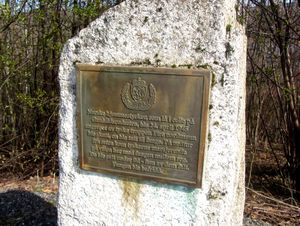 Plakett ved Eikeren Andre verdenskrig .JPG