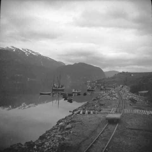 Polarbanen v Kobbelvvågen og Leirfj 1950 Lyder Kvantoland PD.PNG