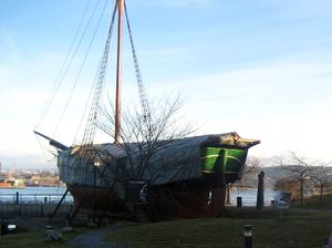Polarskipet Gjøa utendørs på Bygdøy 2008.jpg