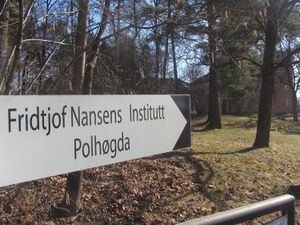 Polhøgda (Bærum) Nansens hjem skilt.jpg