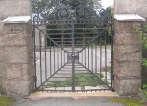 Port ved Vestre gravlund Oslo 2012.jpg