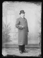 121. Portrett, ukjent person - no-nb digifoto 20160310 00043 NB NS NM 10017.jpg