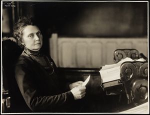 Portrett av Anna Rogstad på Stortinget, 19. mars 1911.jpg