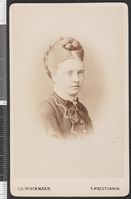50. Portrett av fru Dahl - no-nb digifoto 20151116 00079 bldsa CDV01771.jpg