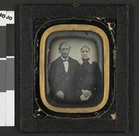 128. Portrett av mann og kvinne daguerreotypi - no-nb digifoto 20160314 00120 bldsa FAU058 a.jpg