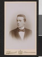 91. Portrett av uidentifisert, ung mann, 1895 - no-nb digifoto 20140327 00007 bldsa FA1459.jpg