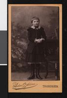 176. Portrett av uidentifisert barn - no-nb digifoto 20130207 00019 bldsa FA0998.jpg