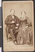 49. Portrett av uidentifisert ektepar - no-nb digifoto 20151116 00103 bldsa CDV02932.jpg
