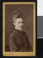 5. Portrett av uidentifisert kvinne, ca. 1875 - no-nb digifoto 20140326 00067 bldsa FA1481.jpg