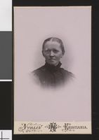 118. Portrett av uidentifisert kvinne - no-nb digifoto 20130402 00129 bldsa FA0188.jpg