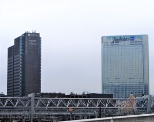 Postgirobygget og Oslo Plaza juli 2013.jpg