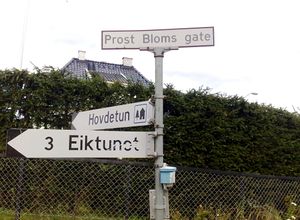 Prost Bloms gate.jpg