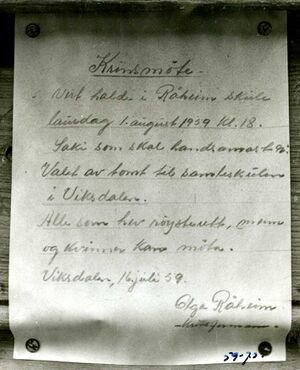 Råheim. Oppslag om kretsmøte om skuletomt.jpg