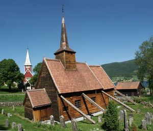 Rødven stavkirke.jpg