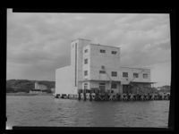 Kjølelager for fisk. Foto: Ukjent / Nasjonalbiblioteket (1950–1952).