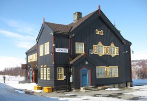 R0136rcr Hjerkinn stasjon.jpg