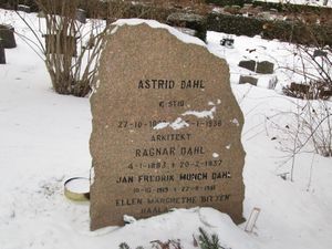 Ragnar Dahl gravminne.jpg