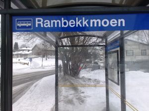 Rambekkmoen busskur.jpg