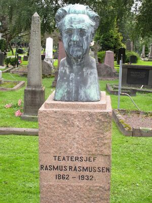 Rasmus Rasmussen gravminne Oslo.JPG