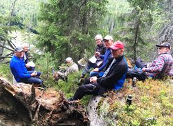 Fra rasten med Nordre Ryggevann såvidt synlig i øvre venstre hjørne.