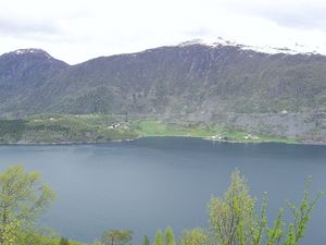 Reitane(Volda) og Hjorthaug mot N.jpg