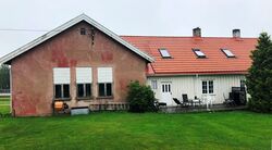 Bolig og renseanlegg ved Berg gård i Skedsmo, vestsiden som vender mot Kjeller. Foto Steinar Bunæs.