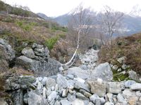 I venstre side ser ein restane etter det ein meinar er brukar etter brua som gav området namnet Bruene.