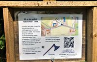 Minnetavle for retterstedet på Skedsmokorset. Formgiver Svein Stidahl.