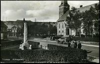 Richard With overtok parken og sokkelen etter minnebøssen i 1929.