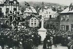 Rikard Kaarbøs plass 17. mai 1914.jpg