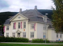 Skyss- og herredshuset «Kaupanger» i Ringebu kommune, oppført 1911. Foto: Erlend Bjørtvedt (2012).