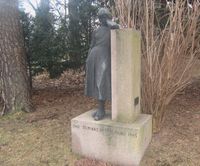 Krigsminnesmerke ved Ris kirke i Oslo. Foto: Stig Rune Pedersen (2012).