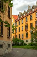 Tøyen arbeiderboliger i Tøyengata, oppført i 1913 etter tegninger av Kristen Rivertz. Foto: Leif-Harald Ruud (2004)