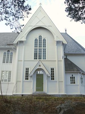 Robekk-kirke-Molde-Norway.jpg